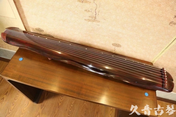 黔南布依族苗族自治州●久音古琴  ●今日推荐  20230516【收藏级断纹蕉叶】